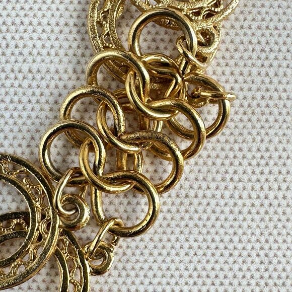 Vintage Gold-Tone Circle Link Bracelet With Filigree Detail 6.75" Long - Picture 3 of 9